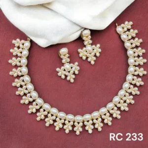 traditional style pearl necklace