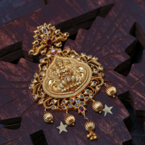 mat finish goddess lakshmi with flower kodi design pendant set