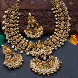 distinctive design peacock motif neckset with guttapusalu