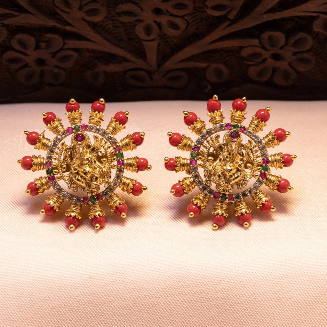 traditional vinayaga with coral stud traditional vinayaga with coral stud